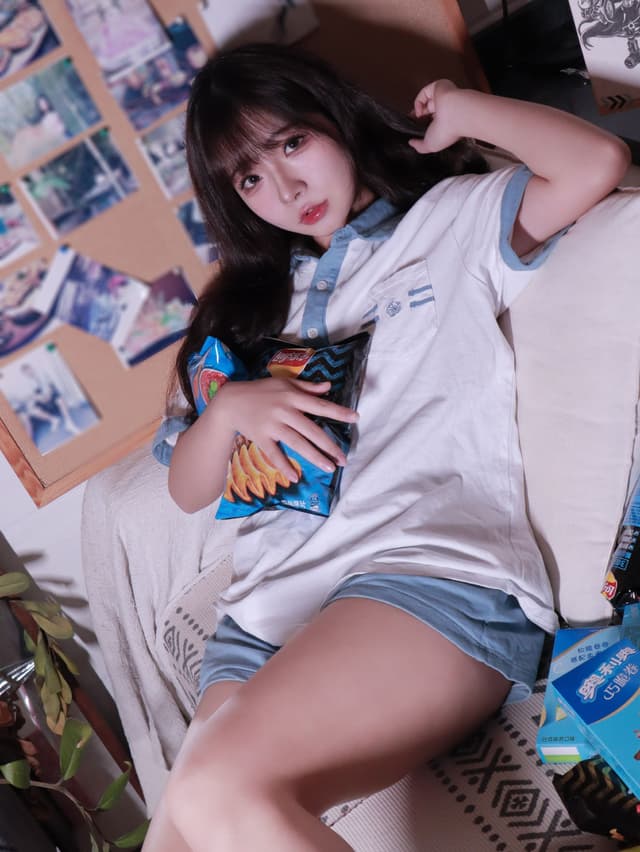 蓝白条少女 [76P] 写真集