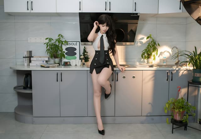 小职员 [81P-392MB] 写真集