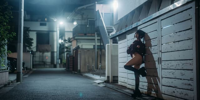 夜行 [57P-688M] 写真集