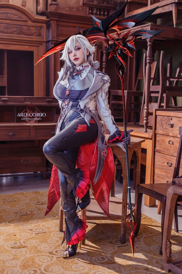 原神「仆人」阿蕾奇诺 二 写真集